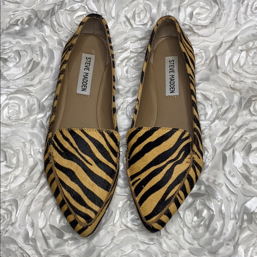 New Steve Madden Featherl Tiger flats!